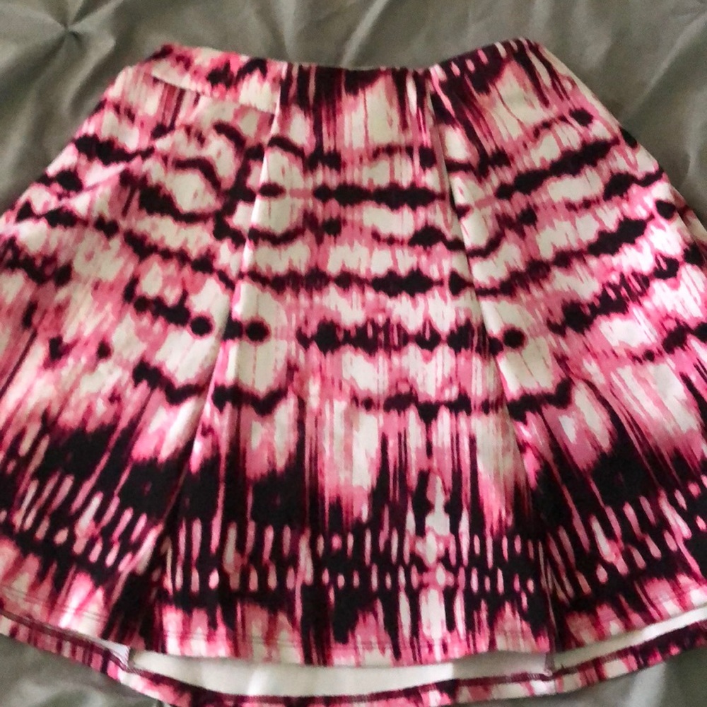 pink skirt